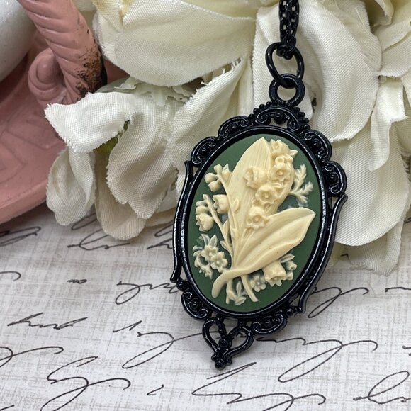 Green Lily of the Valley Cameo Summer Pendant Necklace black Charm Wedding Gift - Picture 5 of 16